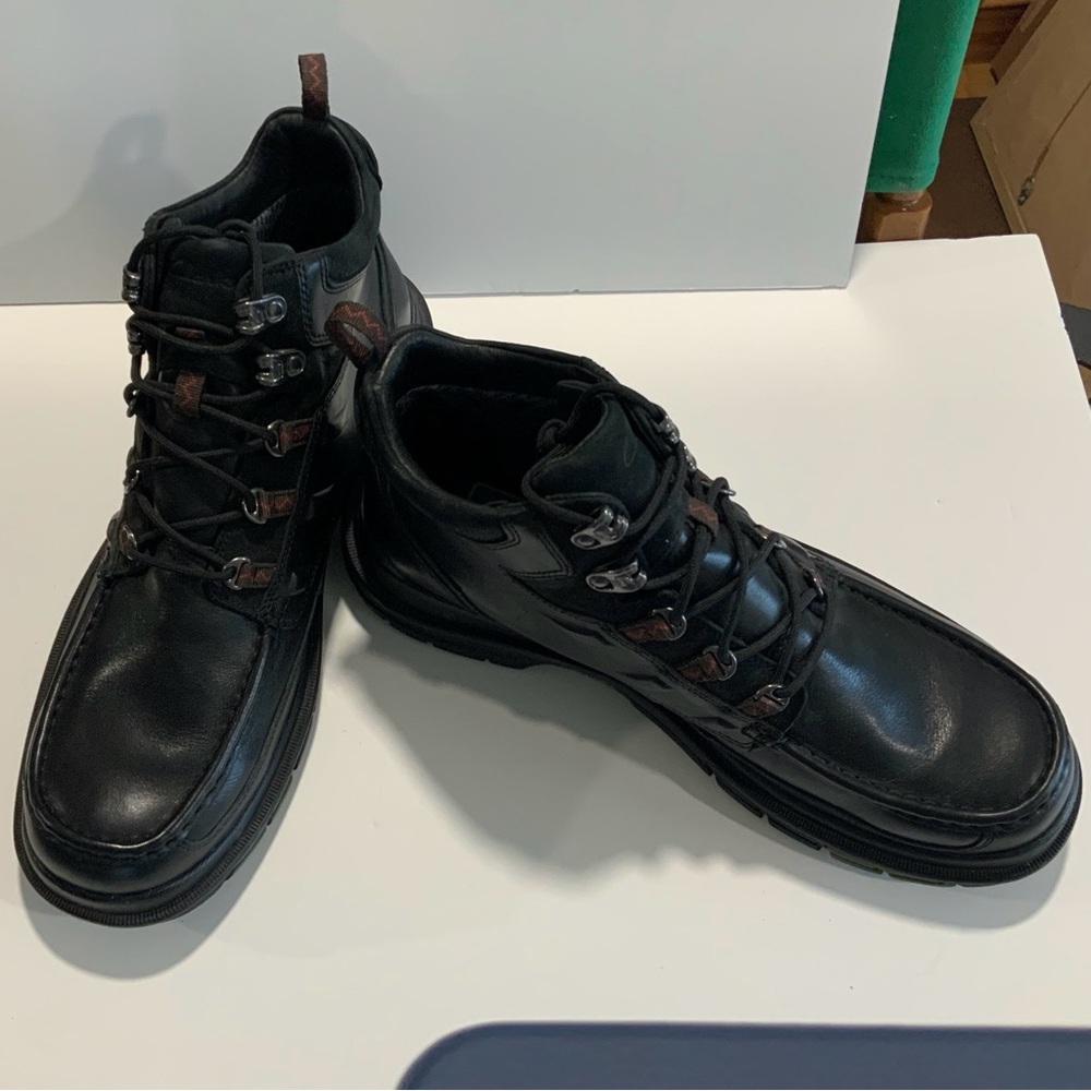 Black Leather Men's Boots - Clarks
